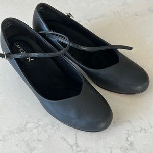 Capezio Black Cassie Jr. dance shoes size 8